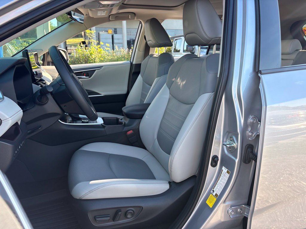 Used 2025 Silver Toyota Limited image 9