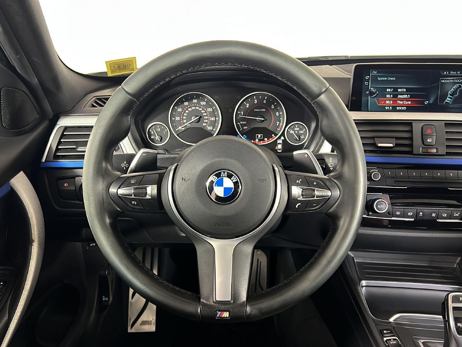 Used 2017  BMW 330i xDrive image 17