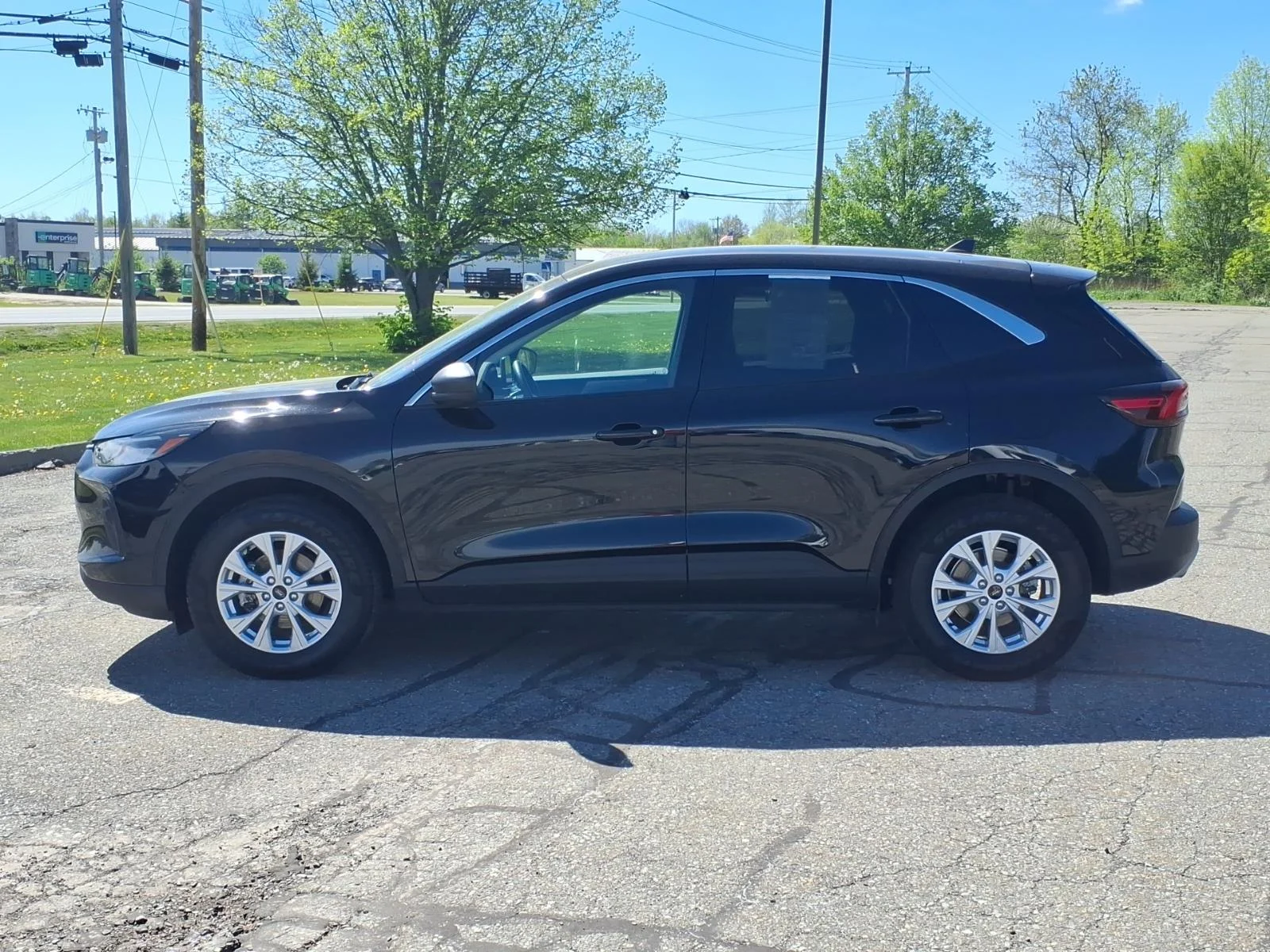 Used 2024 Black Metallic Ford Active image 8