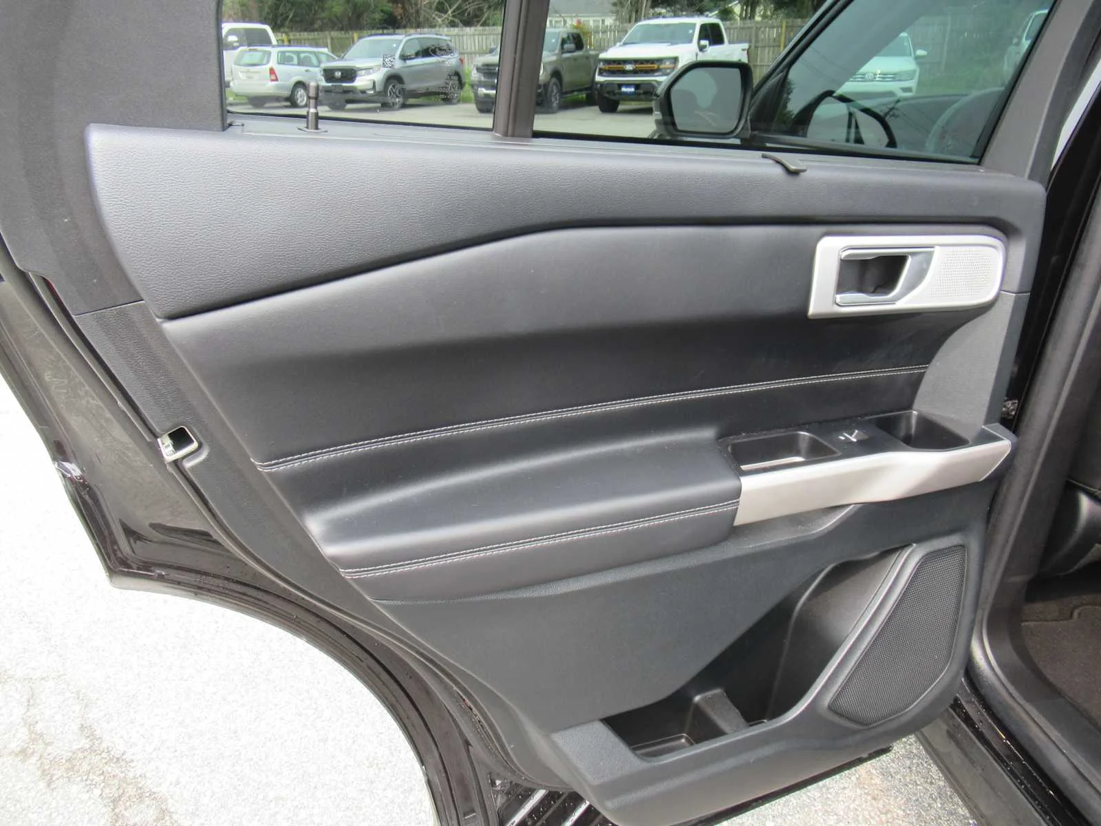 Used 2023 Agate Black Ford Limited image 16