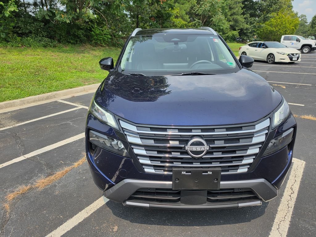 Used 2024 Blue Nissan SL image 11