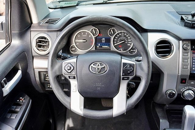Used 2014  Toyota SR5 image 17