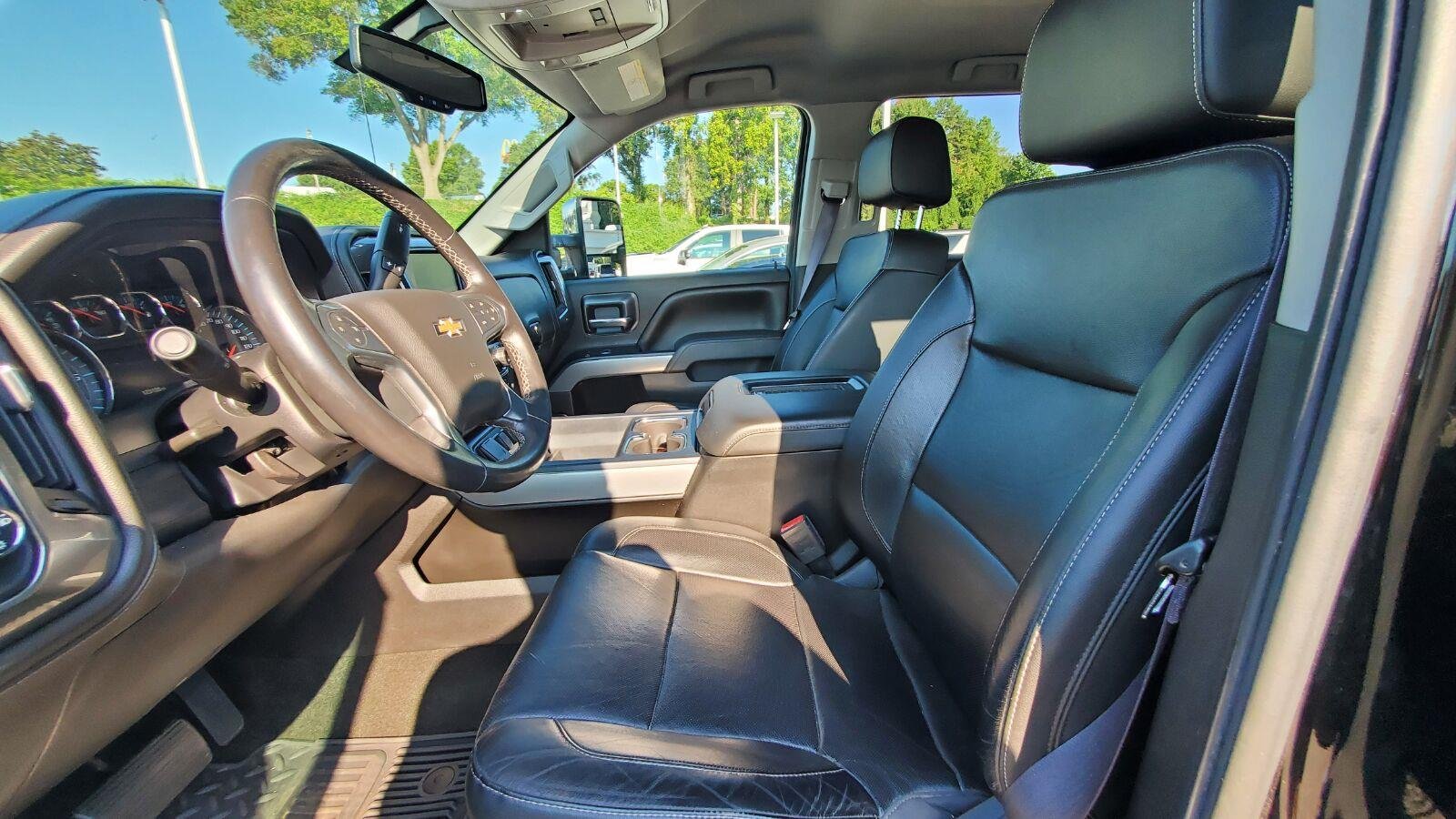 Used 2016 BLACK Chevrolet LTZ image 3