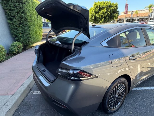 New 2027 Gun Metallic Nissan SV image 8