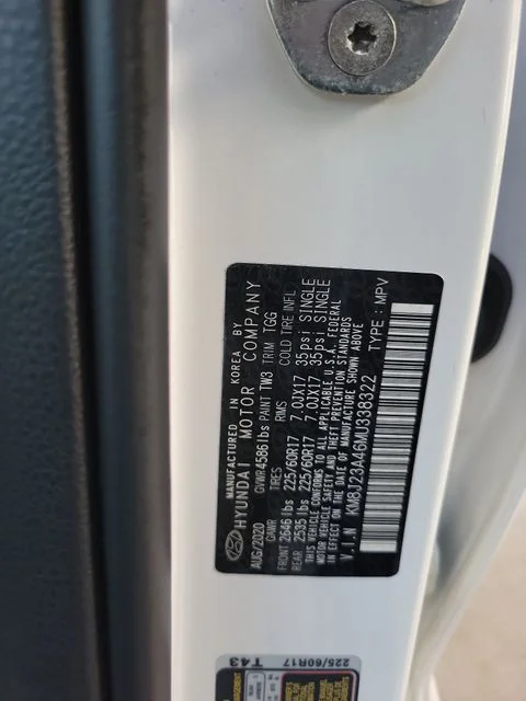 Used 2021 White Hyundai SE image 28