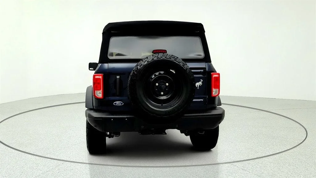 Used 2021 Antimatter Blue Metallic Ford Black Diamond 4 Door 4x4 image 6
