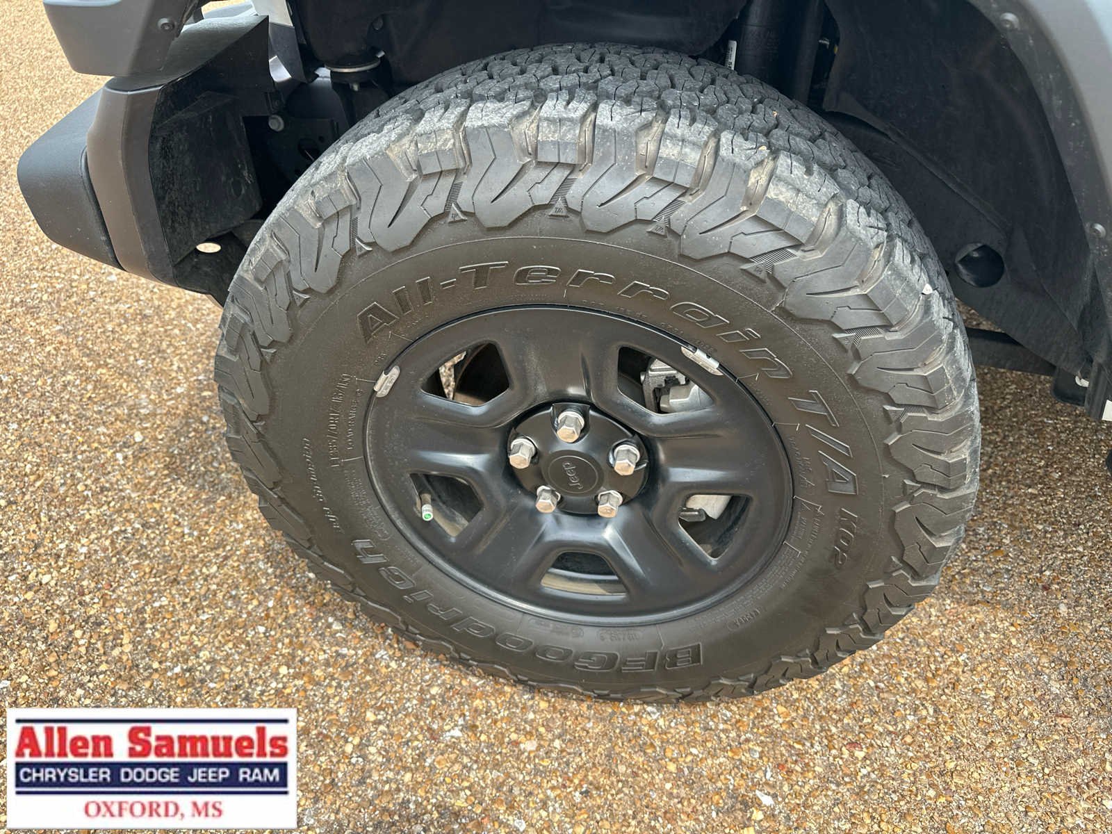 Certified Used 2025 Bright White Clearcoat Jeep Sport image 39