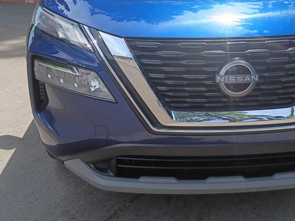 Used 2023 Caspian Blue Metallic Nissan SV image 11