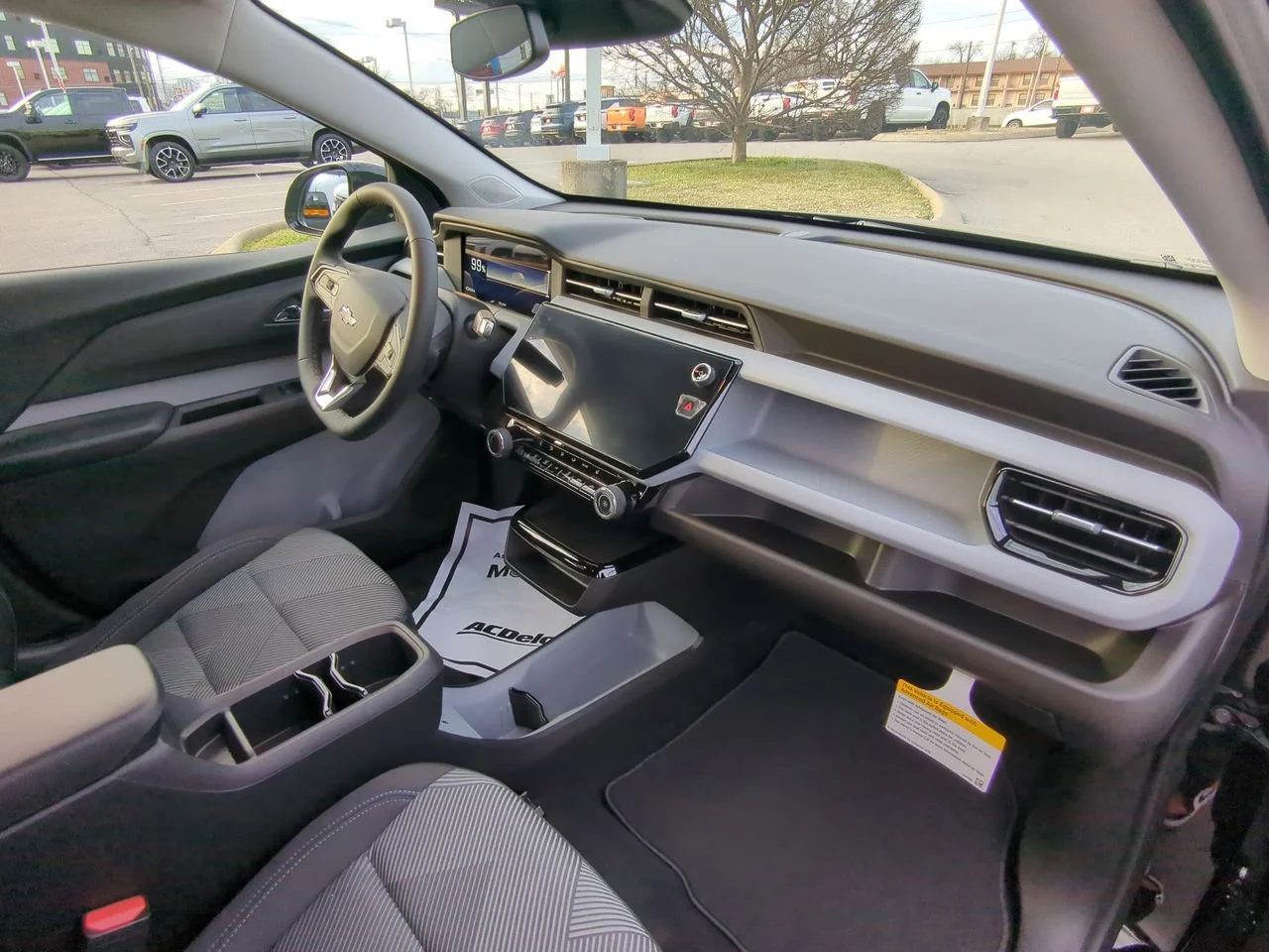 New 2027 Mosaic Black Metallic Chevrolet LT image 30