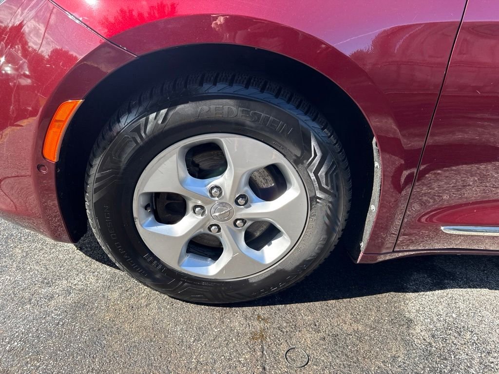 Used 2017 Red Chrysler Touring L Plus image 12