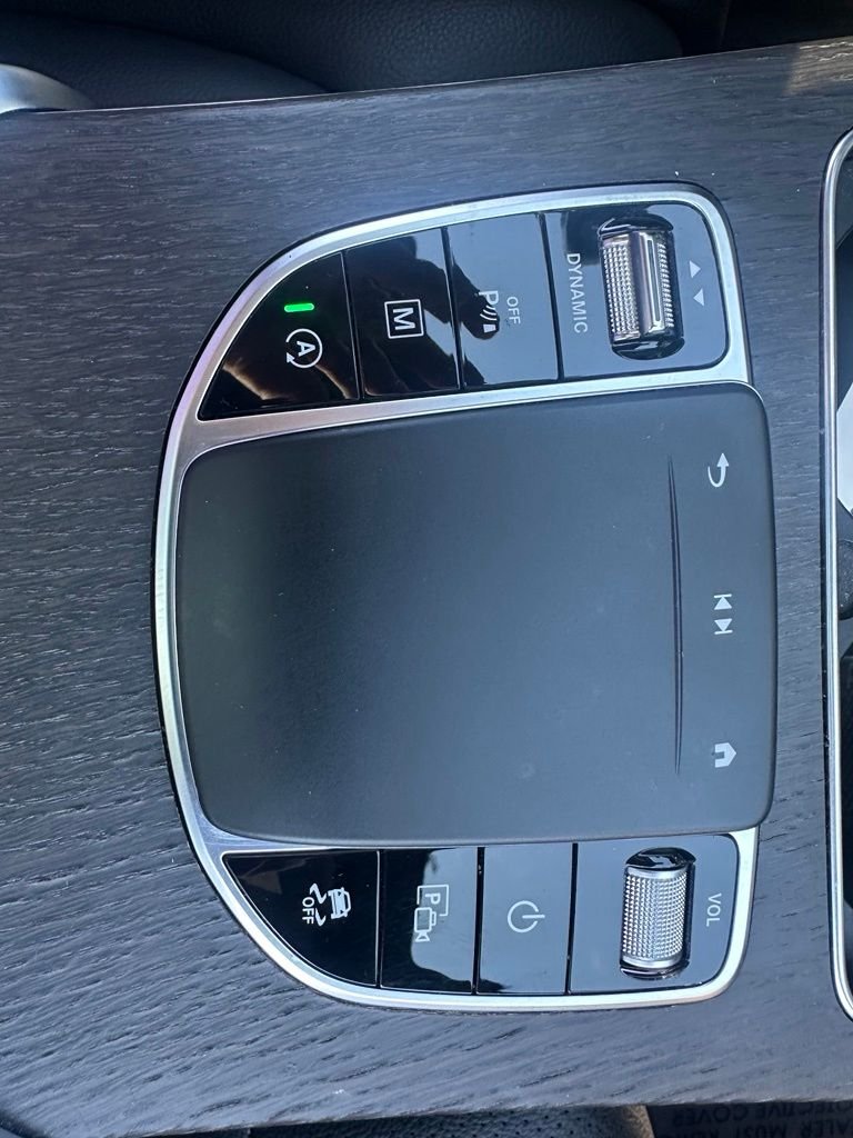 Used 2022 Gray Mercedes-Benz GLC 300 image 17