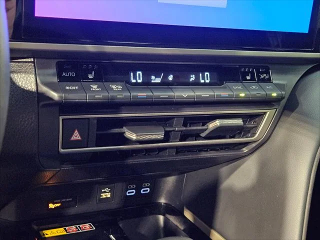 Certified Used 2025 PRECIOUS METAL Toyota  image 32