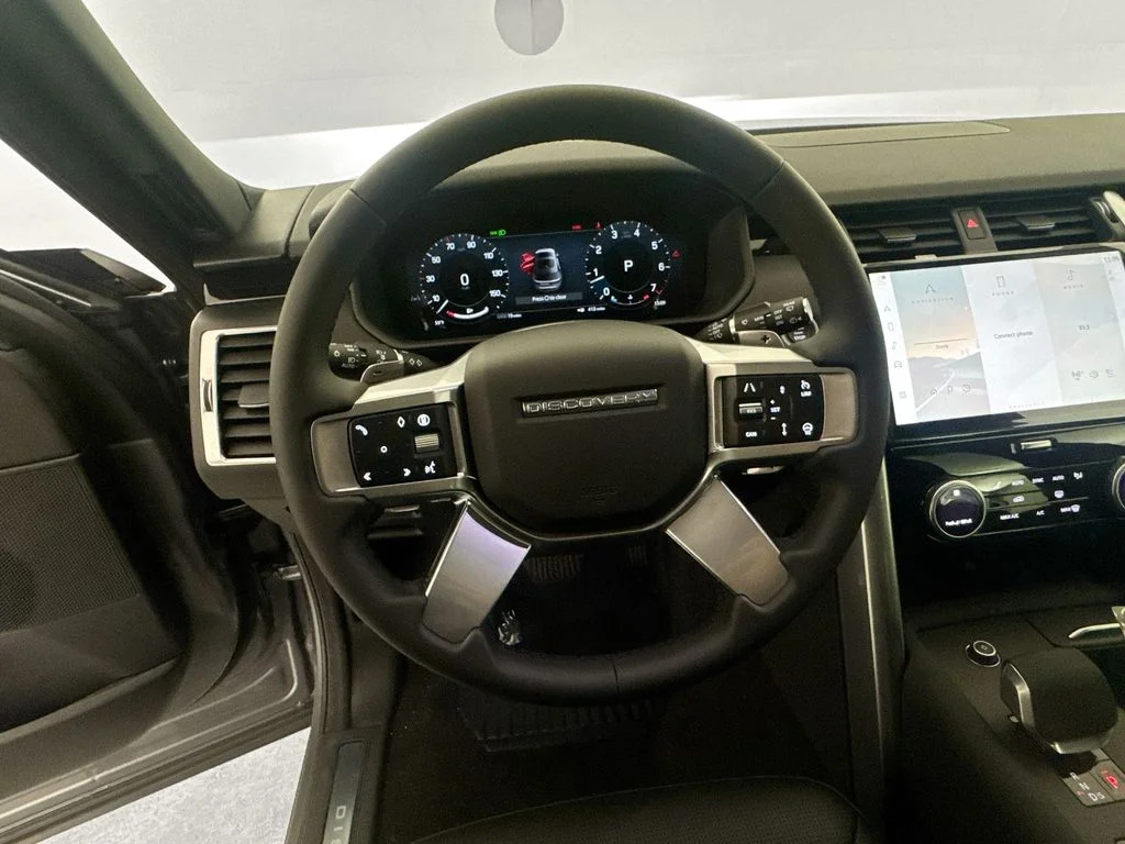 New 2026 Eiger Grey Land Rover S image 10