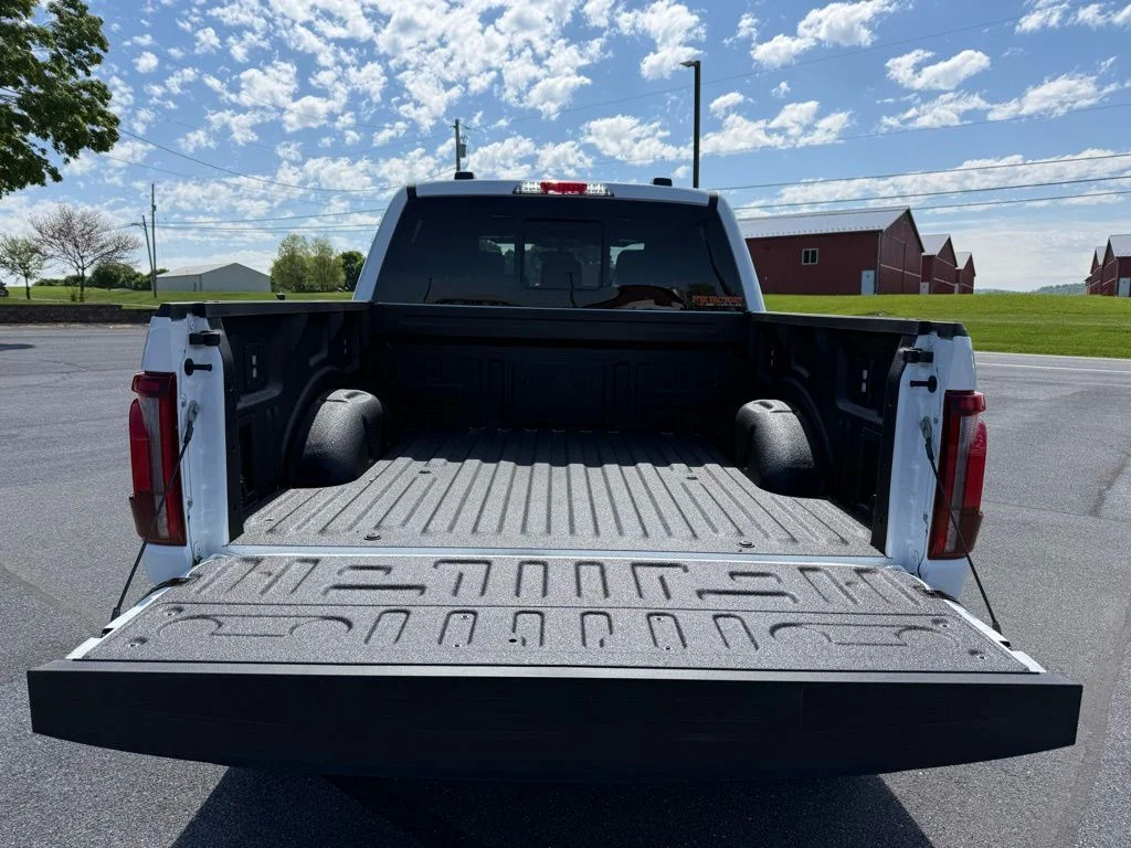 New 2026 Oxford White Ford Lariat image 19