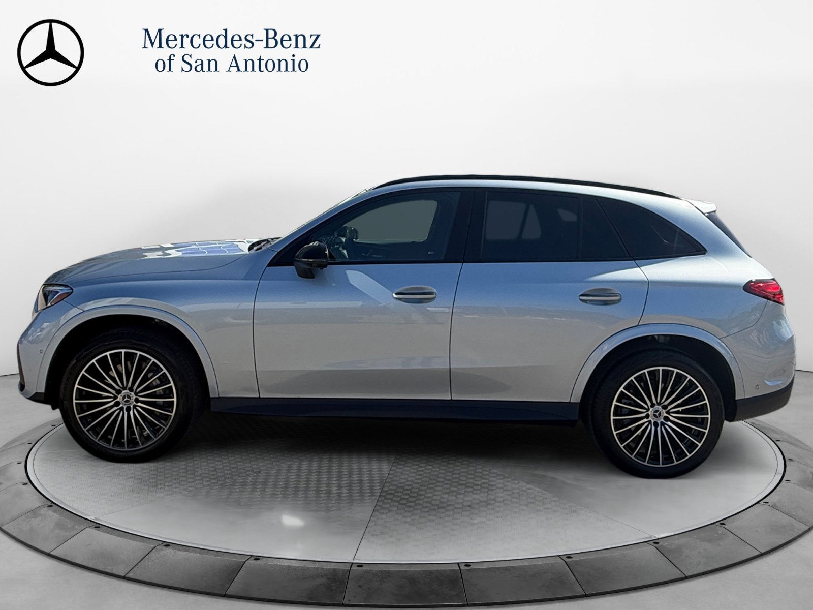 New 2027 Cirrus Silver Metallic Mercedes-Benz GLC 300 image 4