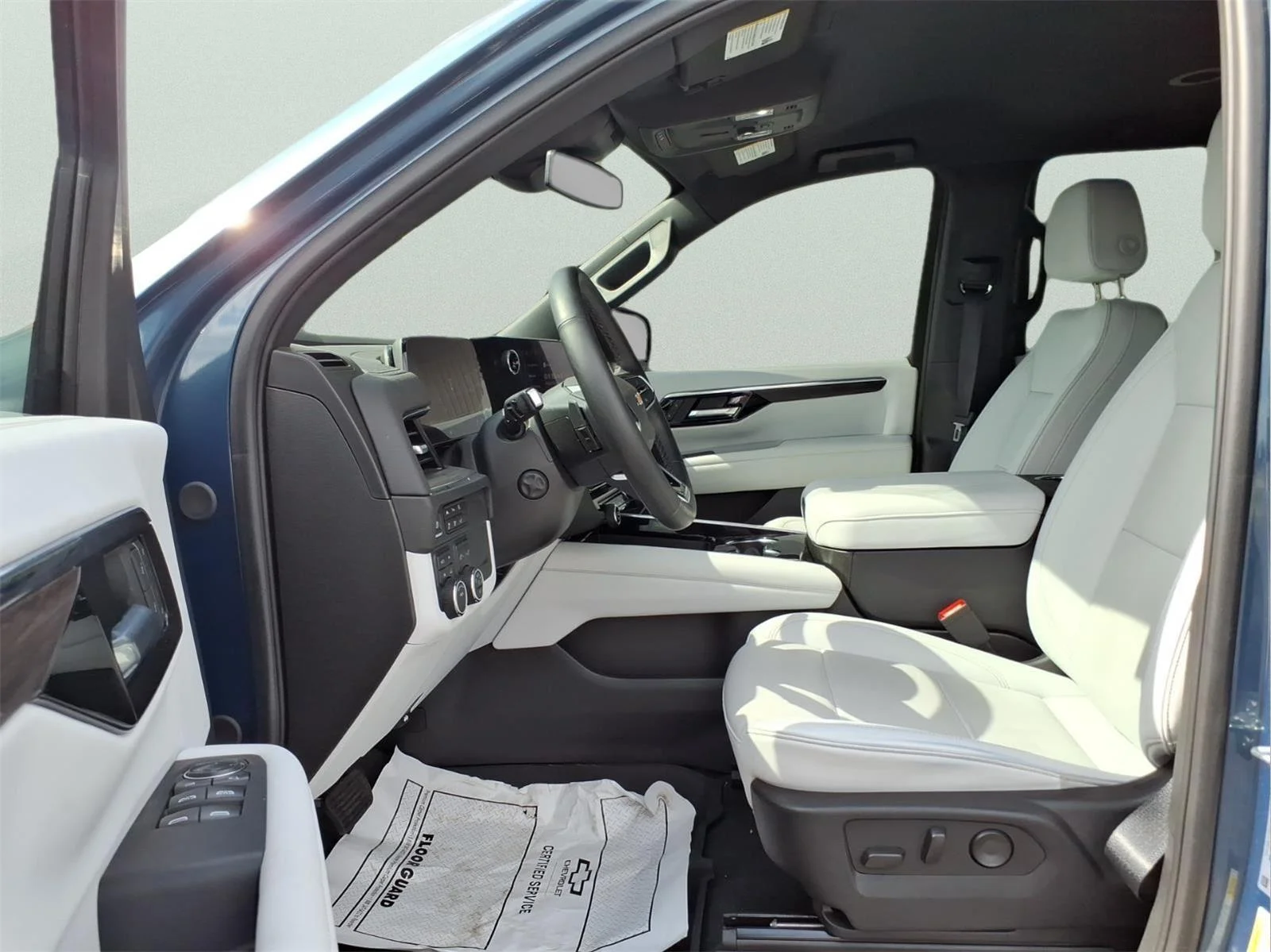 Used 2025 Lakeshore Blue Metallic Chevrolet Premier image 18