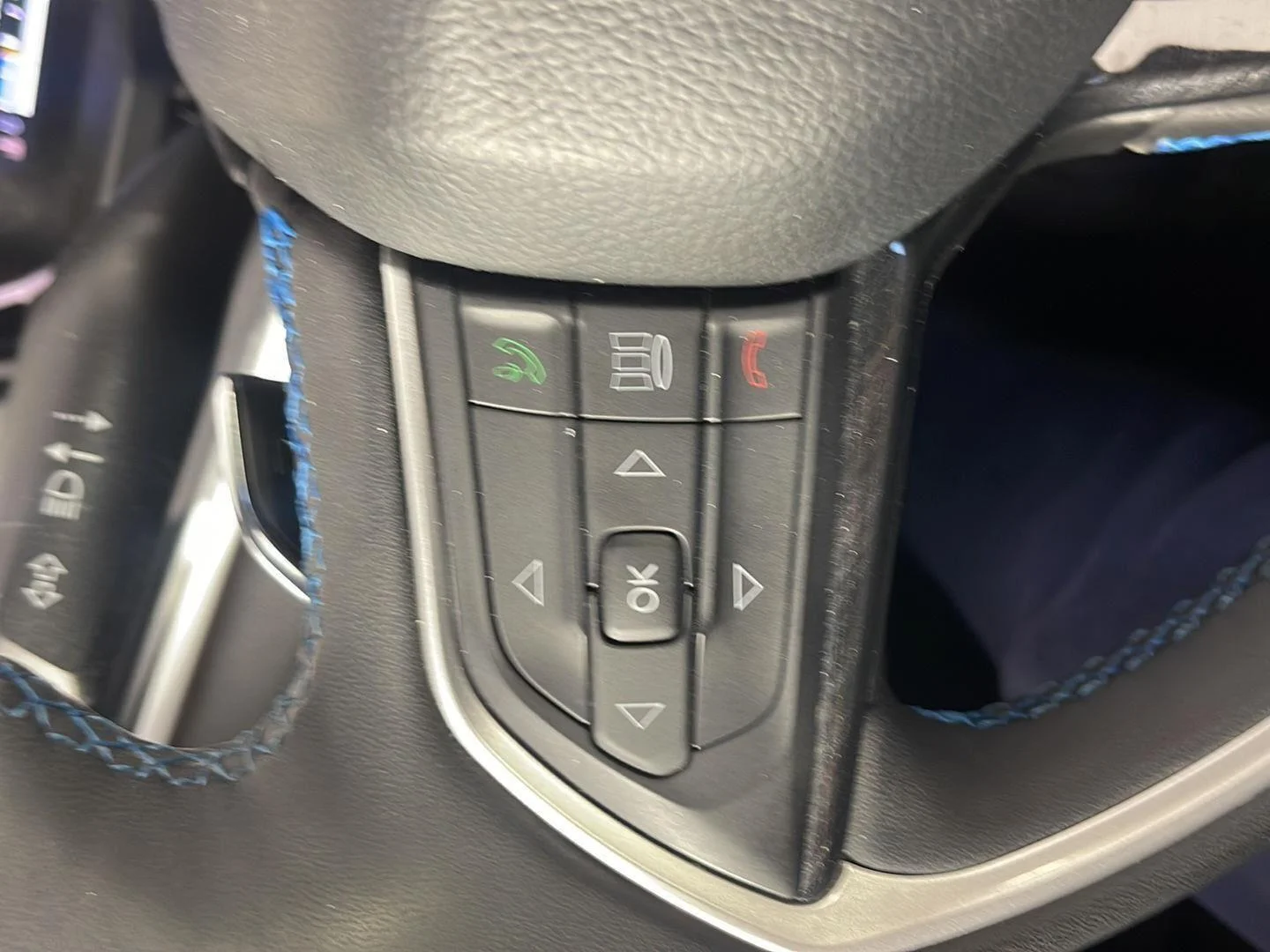 Used 2024 Bright White Clearcoat Jeep Trailhawk image 24