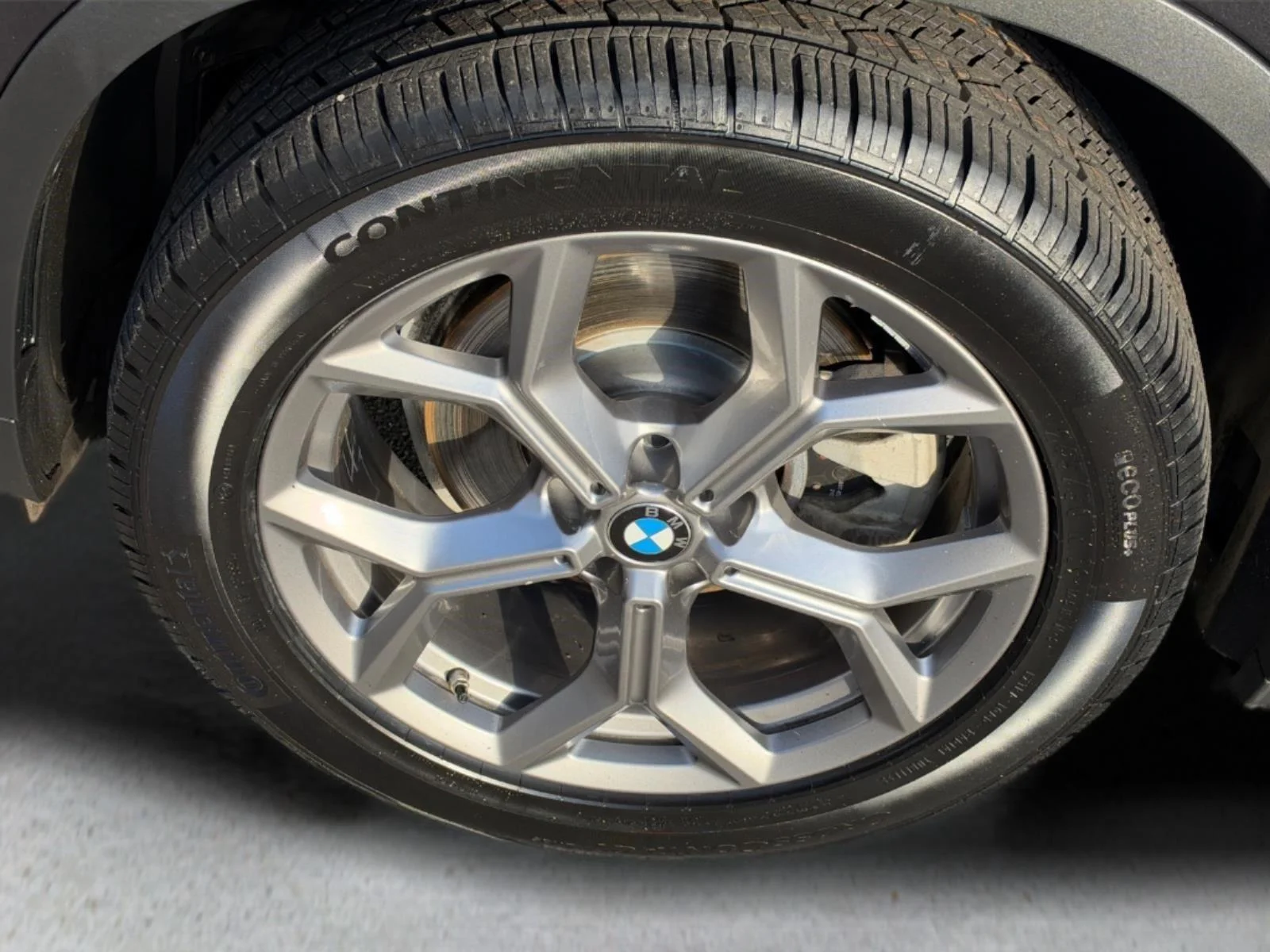 Used 2024 Dark Graphite Metallic BMW xDrive30i image 14