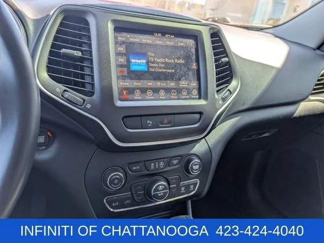 Used 2019 White Jeep Trailhawk image 14