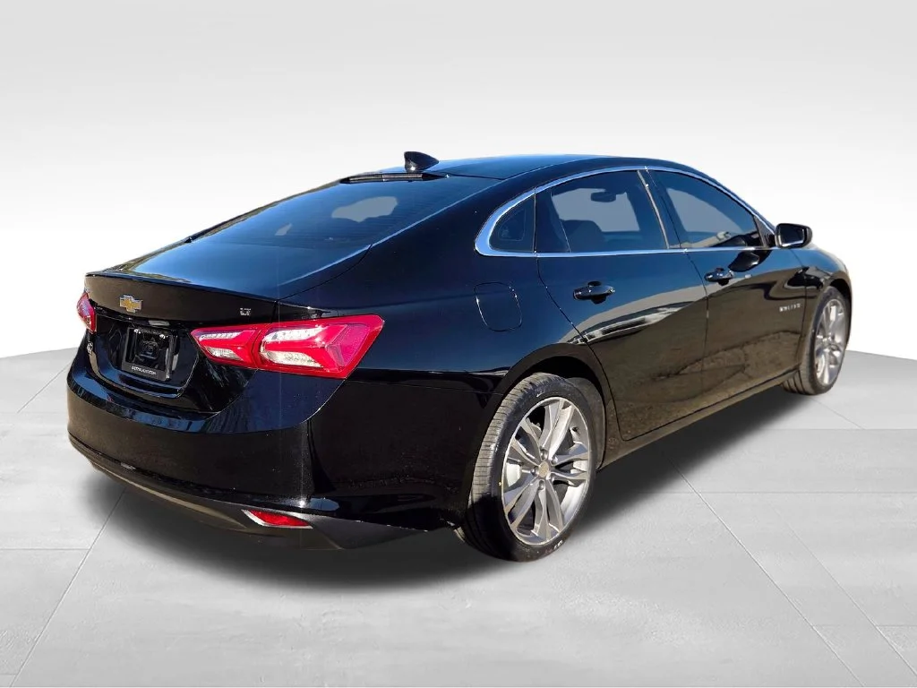 Used 2021 Black Chevrolet LT image 7