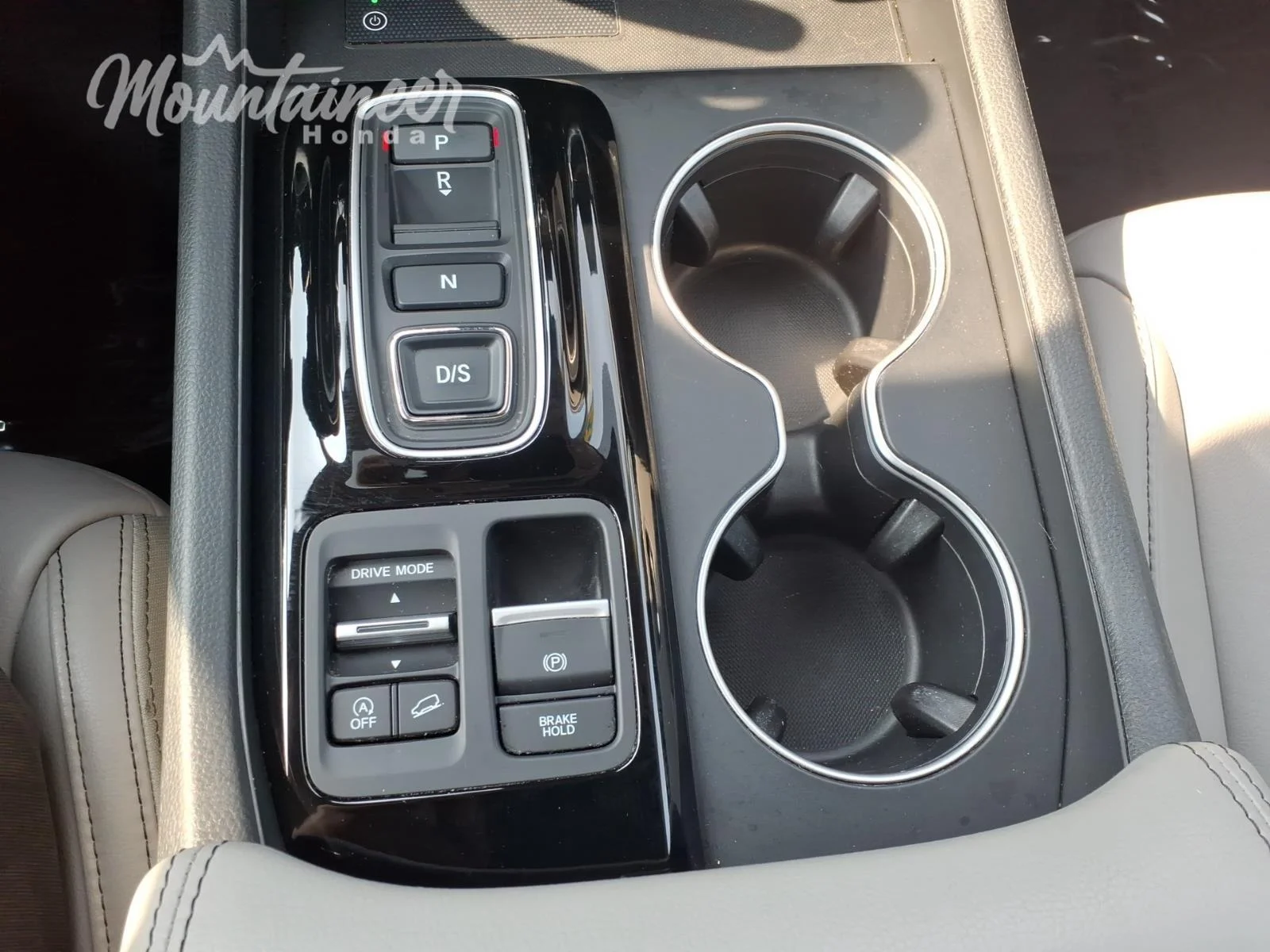 Used 2025 Obsidian Blue Pearl Honda Touring image 42