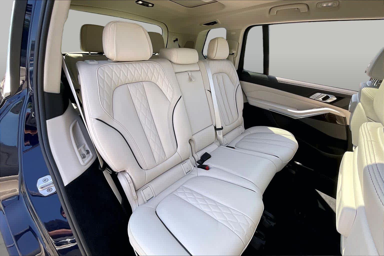 Used 2020 Tanzanite Blue II Metallic BMW xDrive40i image 19
