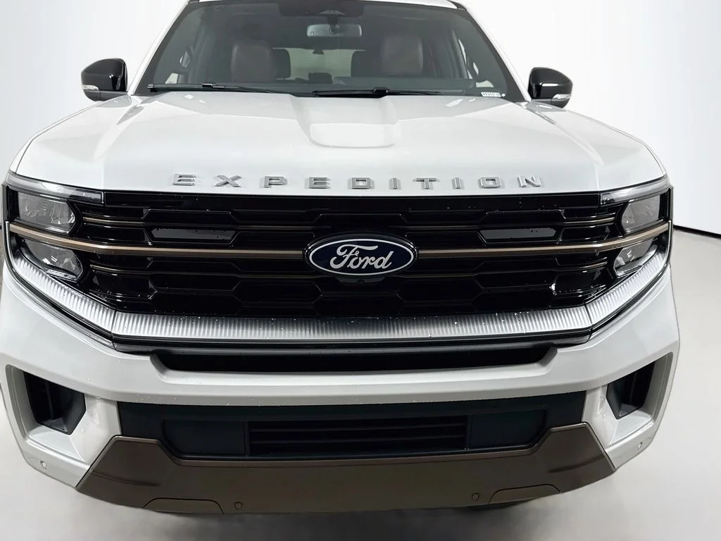 New 2027 Star White Metallic Tri-Coat Ford MAX King Ranch® image 2