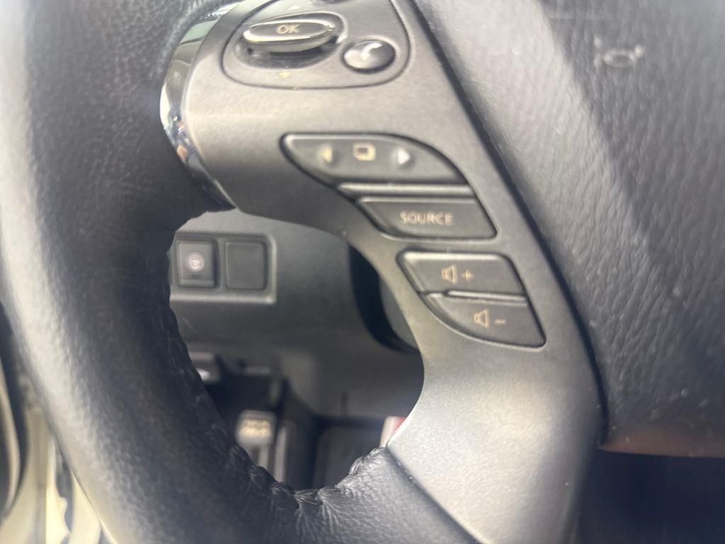 Used 2020 White Nissan SL image 33