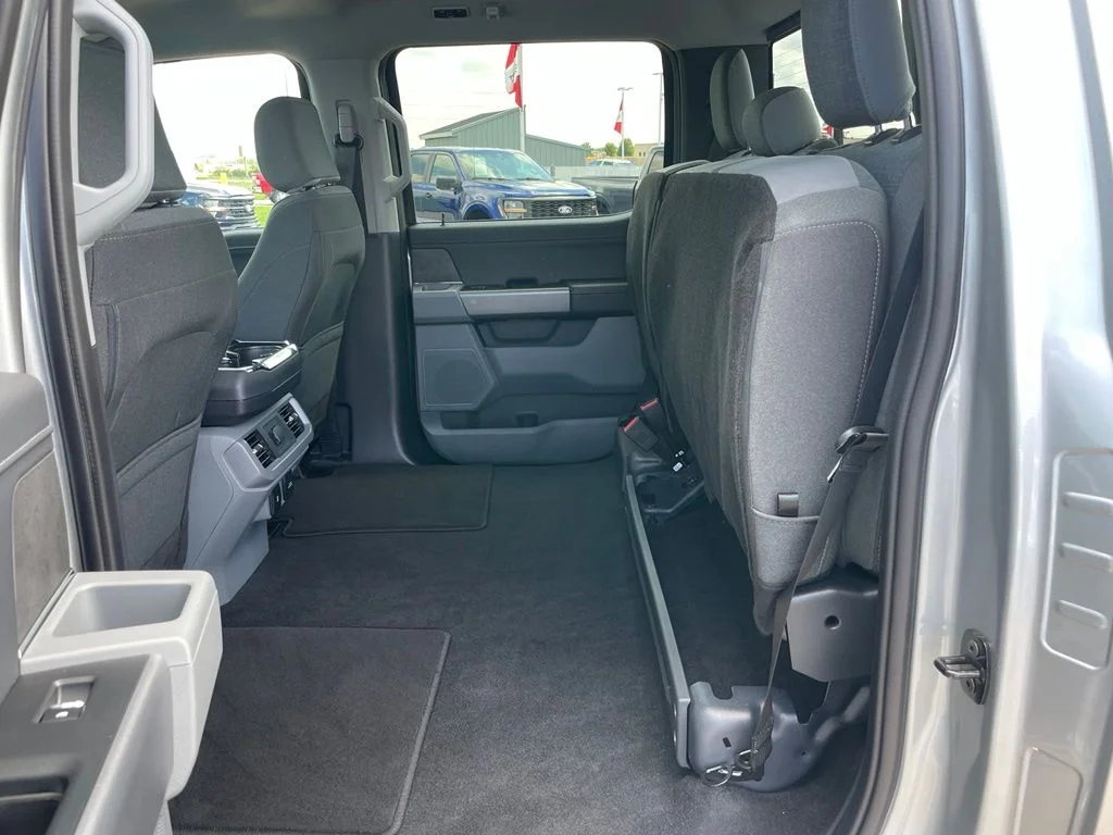 Used 2024 Silver Metallic Ford XLT image 51