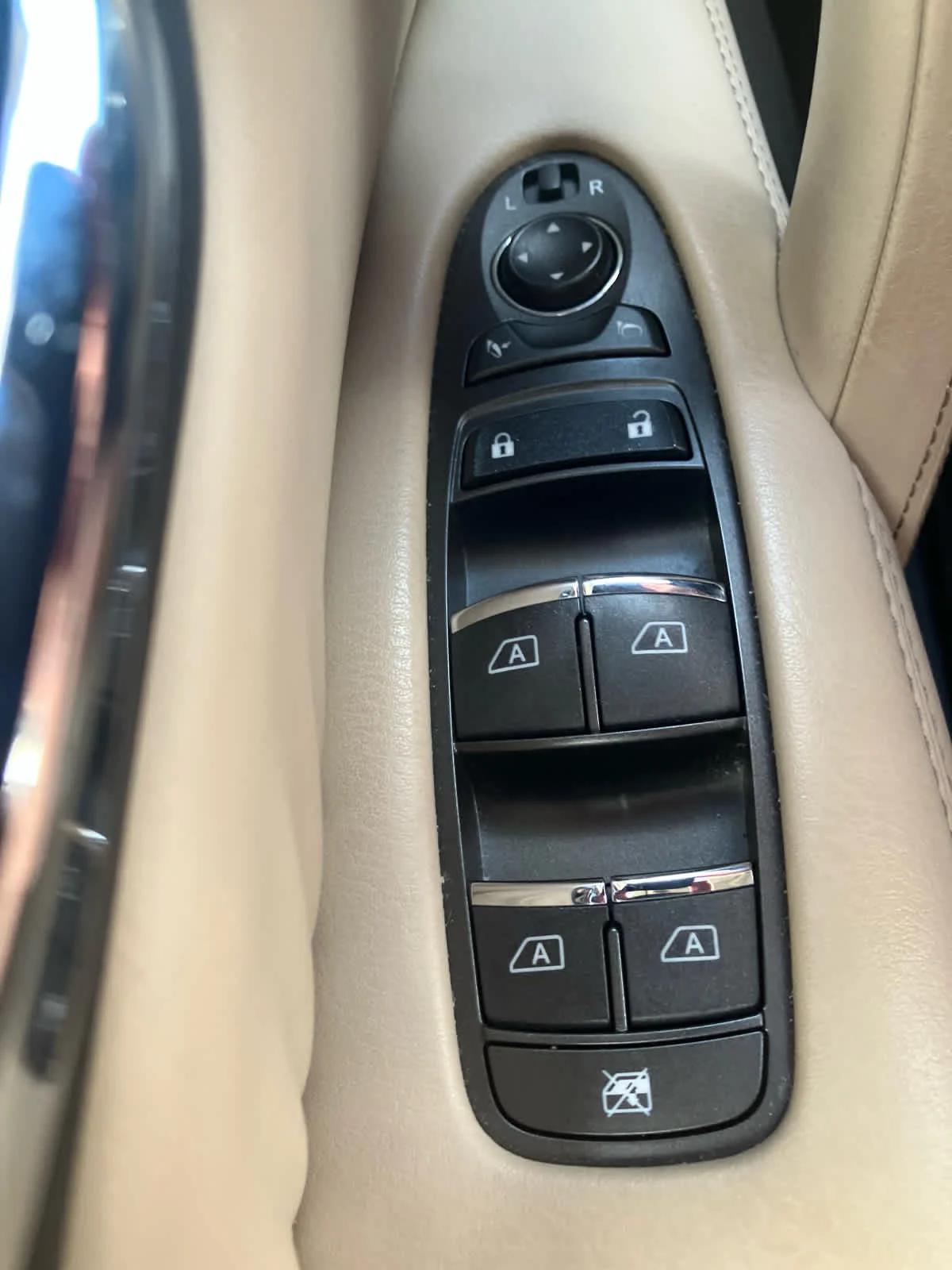 Used 2024 Aspen White Tricoat Nissan Platinum image 13