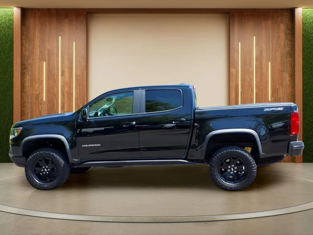 Used 2022 Black Chevrolet ZR2 image 28