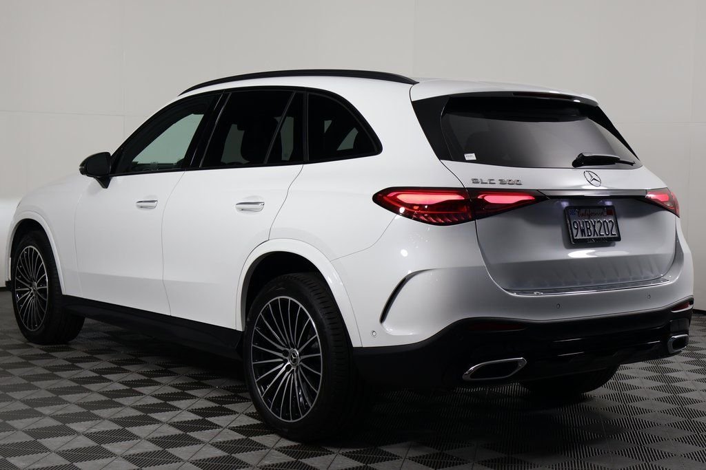 Used 2026 MANUFAKTUR Moonlight White Metallic Mercedes-Benz GLC 300 image 6