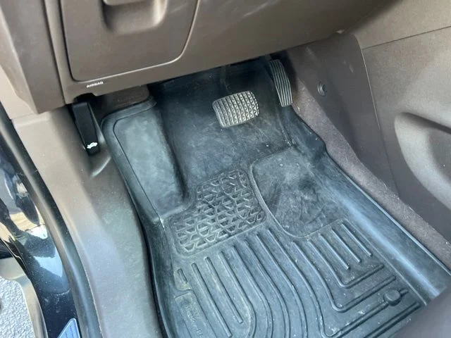 Used 2013 Black Buick Leather image 26