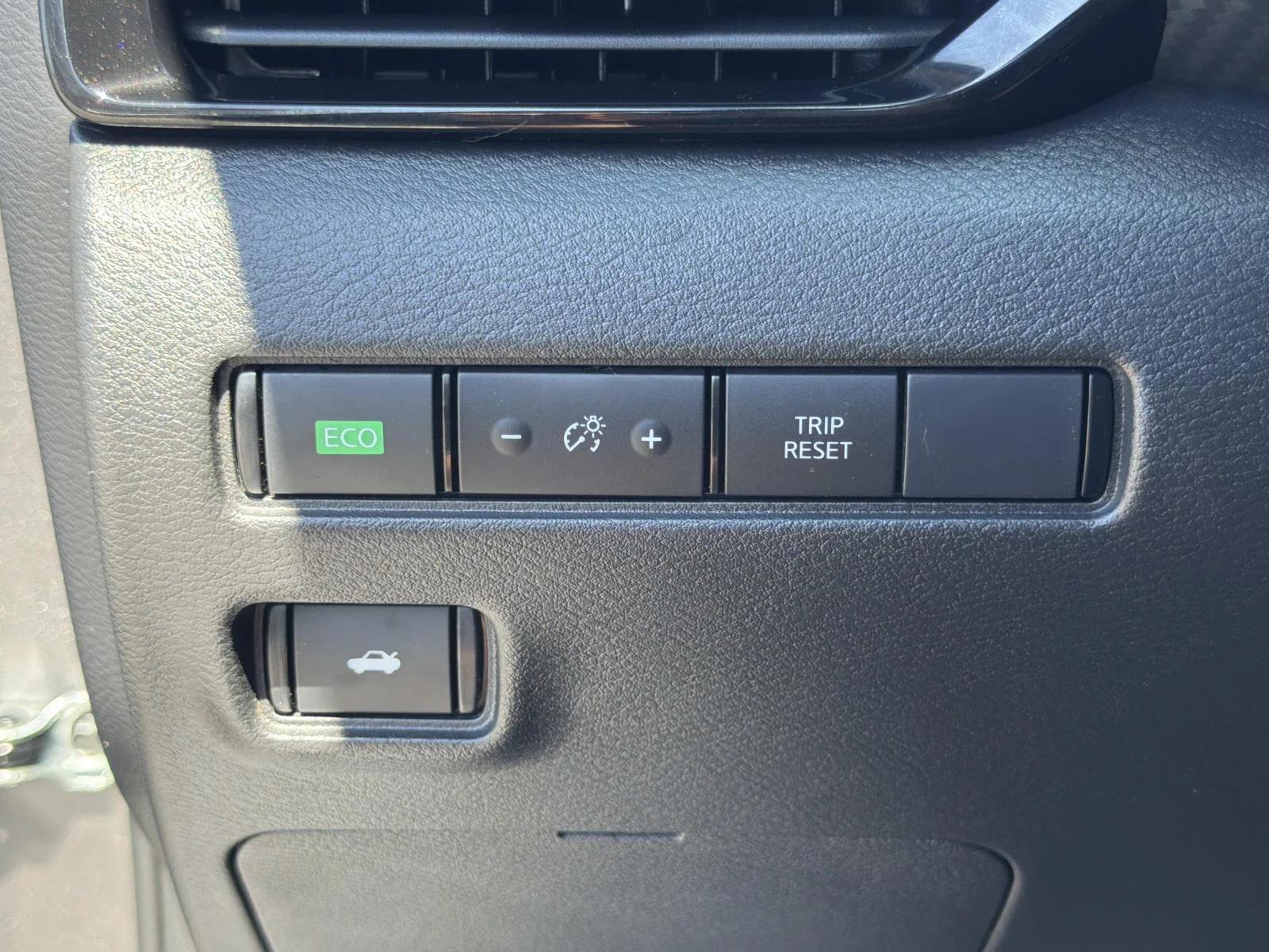 Used 2023 GUN METALLIC Nissan SV image 18