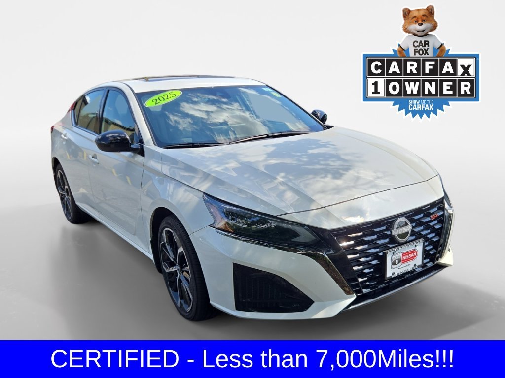 Used 2025 White Nissan 2.5 SR image 1