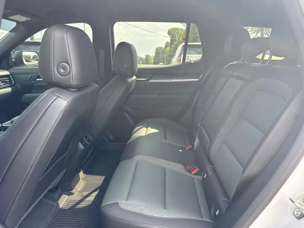 Used 2026 Summit White GMC AT4 image 12