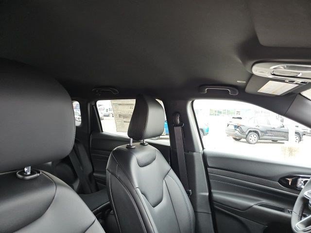 New 2026 Silver Zynith Metallic Clearcoat Jeep Limited Altitude image 12