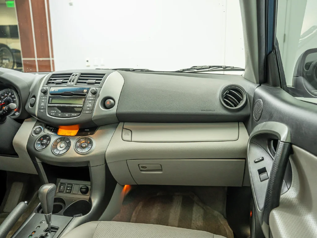 Used 2011 Pacific Blue Metallic Toyota Limited image 45