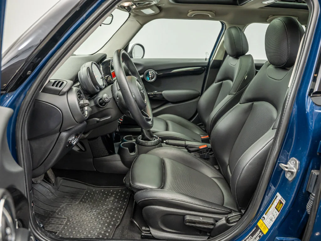 Used 2016 Deep Blue Metallic MINI  image 31