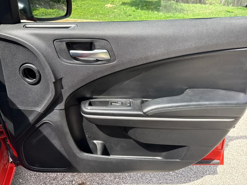Used 2020 Orange Dodge SXT image 28