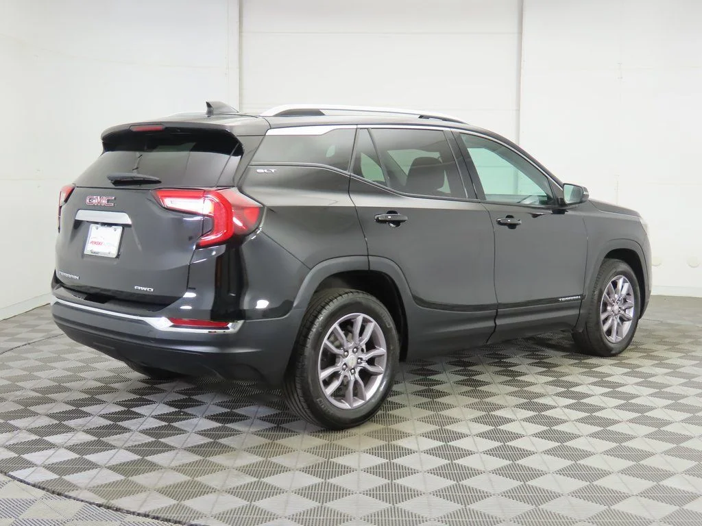 Used 2023 Black GMC SLT image 5