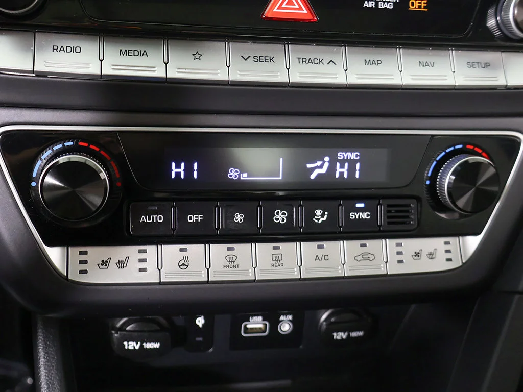 Used 2019 Silver Hyundai Limited image 53