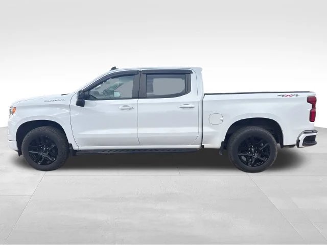 Used 2024 Summit White Chevrolet RST image 2