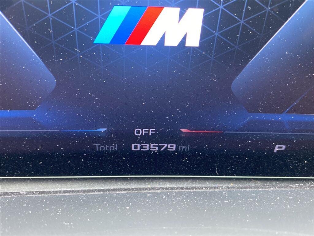 Used 2026 Skyscraper Grey Metallic BMW M60i image 23