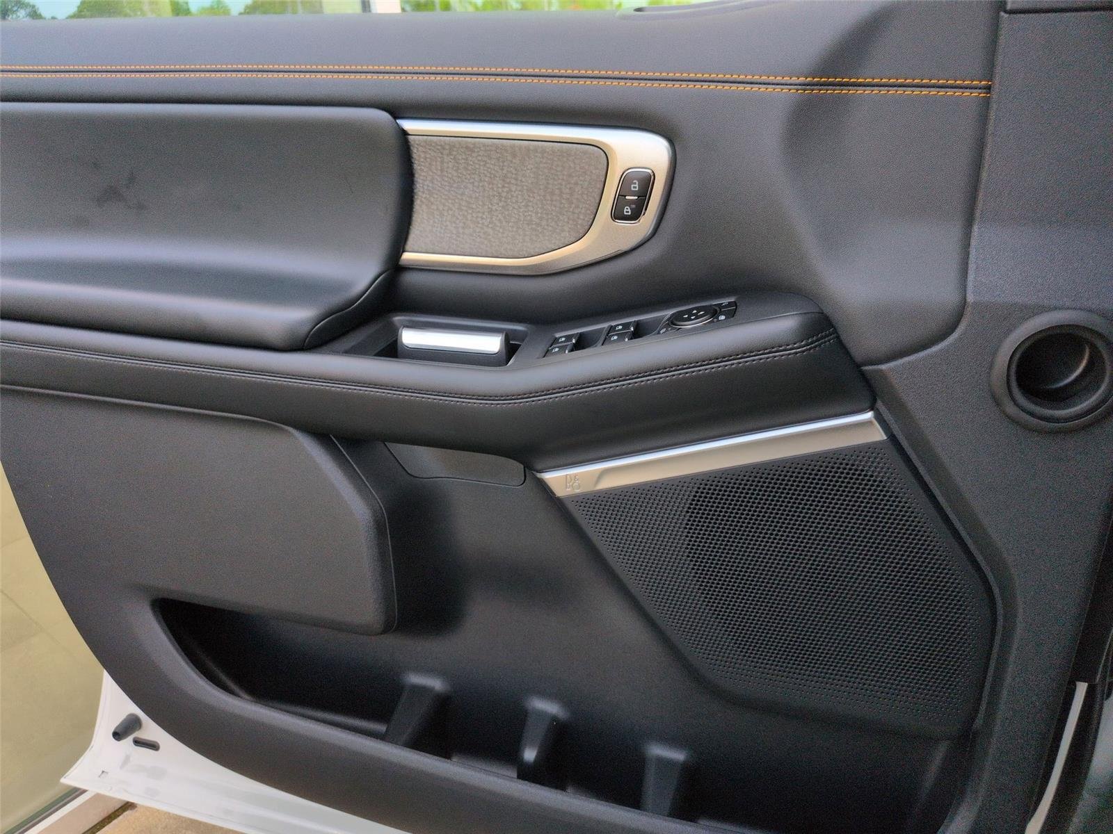 New 2026 Star White Metallic Tri-Coat Ford Tremor® image 15