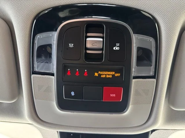 Used 2024 Blue Hyundai SEL Convenience image 14
