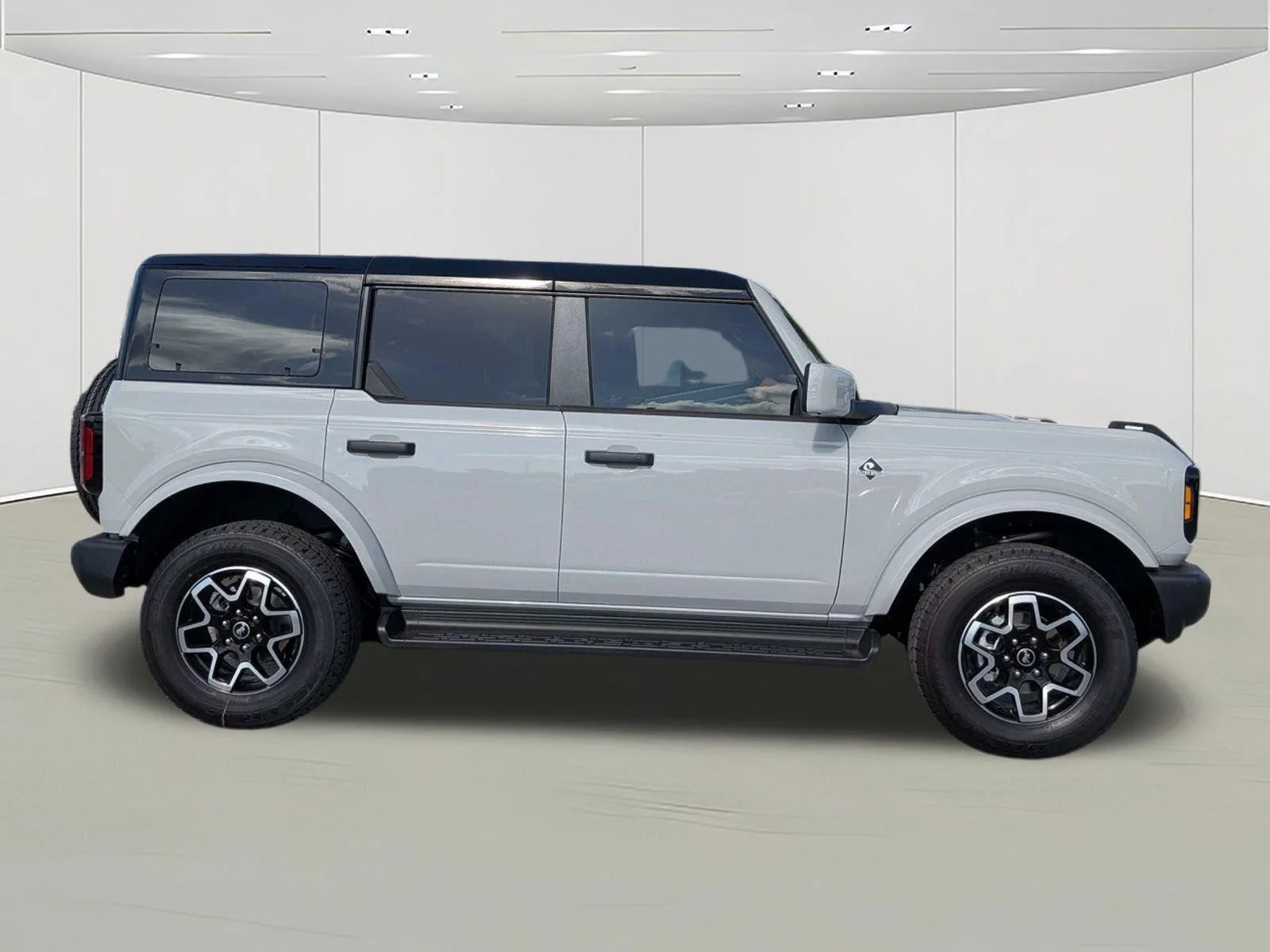 New 2026 Avalanche Gray Ford Outer Banks® image 2