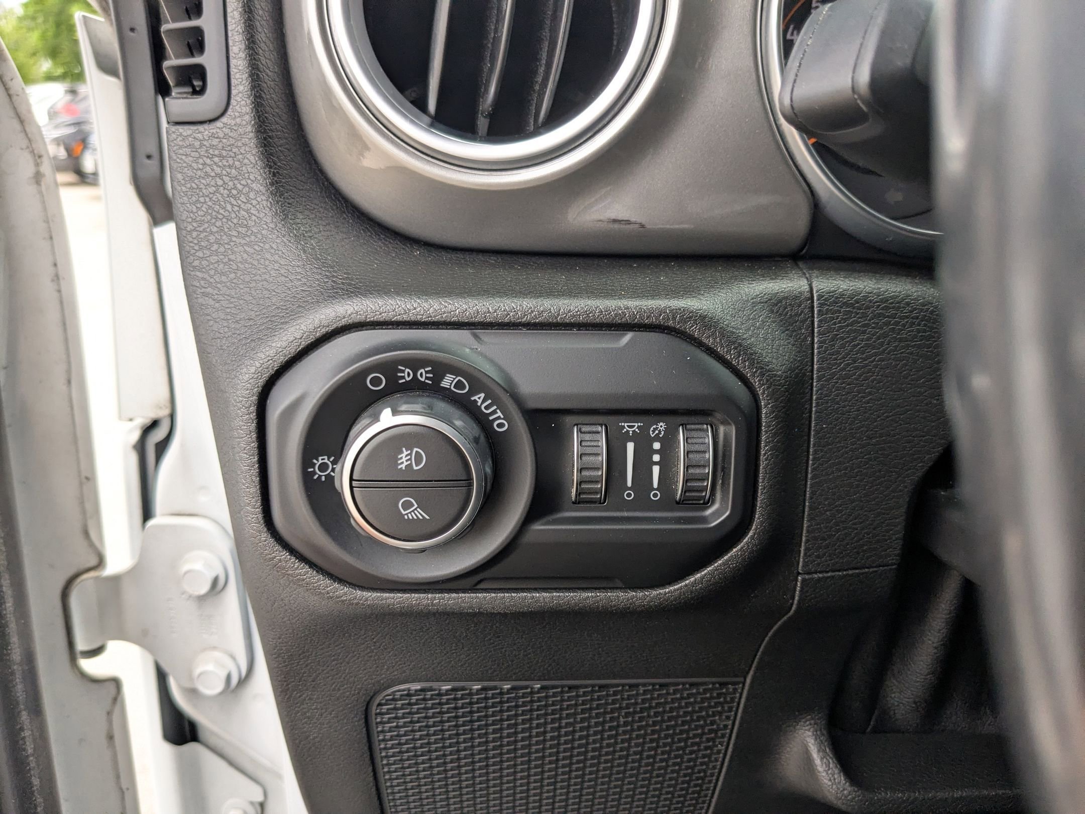 Used 2020 Bright White Clearcoat Jeep Overland image 21