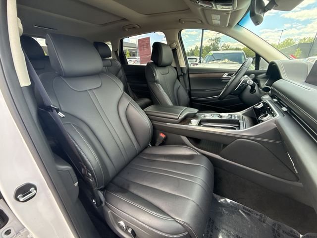 Used 2024 White Genesis 3.5T image 24