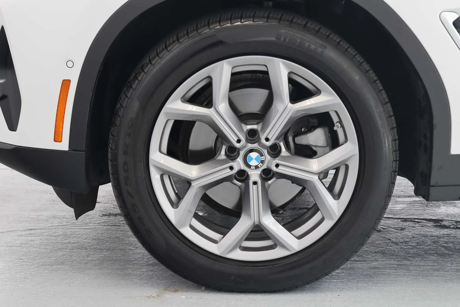 Certified Used 2025 Mineral White Metallic BMW xDrive30i image 9